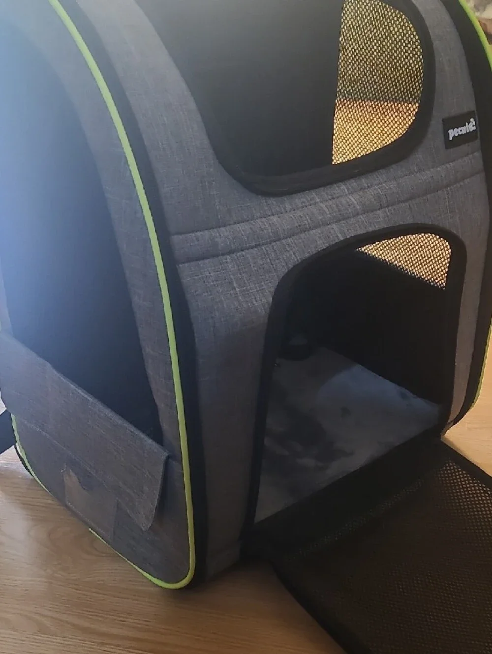 Extendable Pet Carrier/Backpack - Picture 5 of 5